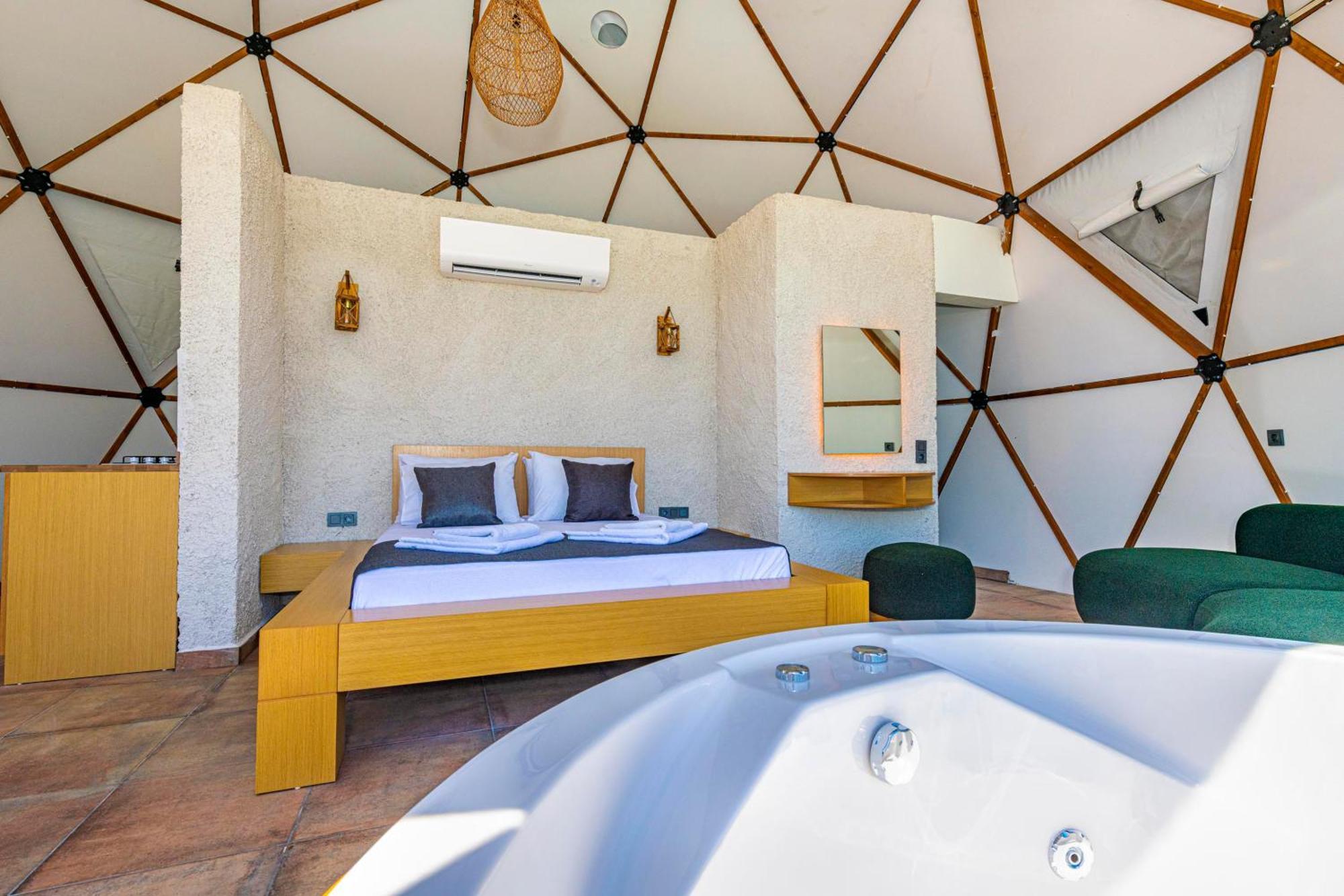 Kalkan Dome Suites & Deluxe-Glamping Holiday In Kalkan Kaş Dış mekan fotoğraf